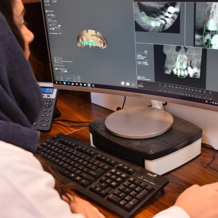 لابراتوار دیجیتال R2Gate