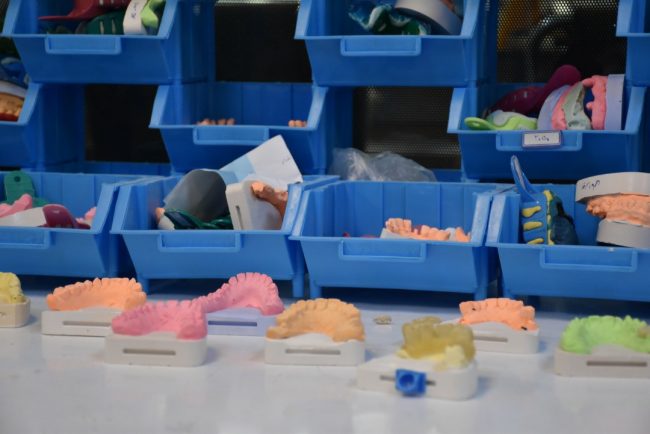 لابراتوار دیجیتال R2Gate