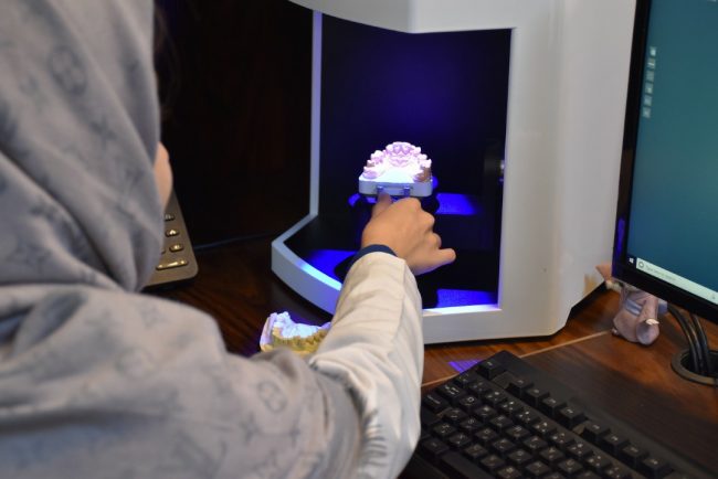 لابراتوار دیجیتال R2Gate