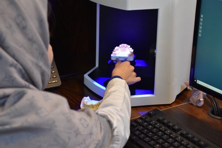 لابراتوار دیجیتال R2Gate